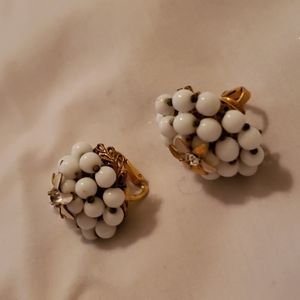 Vtg Robert milk glass clip earrings